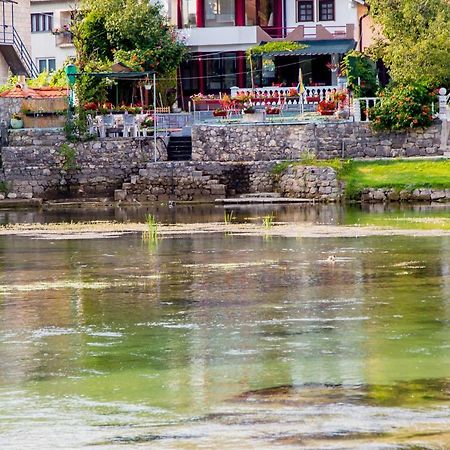 Villa Dino Kulen Vakuf Esterno foto