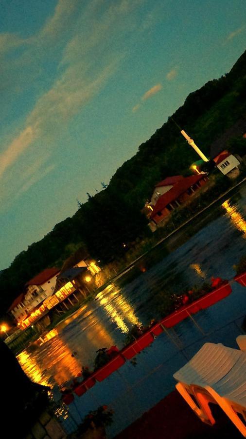 Villa Dino Kulen Vakuf Esterno foto