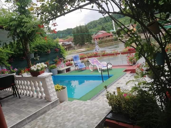 Villa Dino Kulen Vakuf Esterno foto