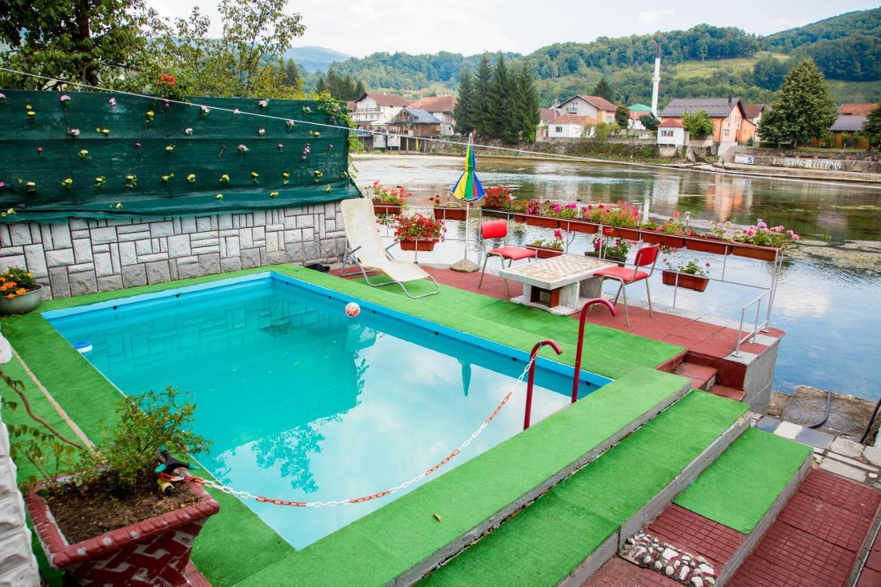 Villa Dino Kulen Vakuf Esterno foto