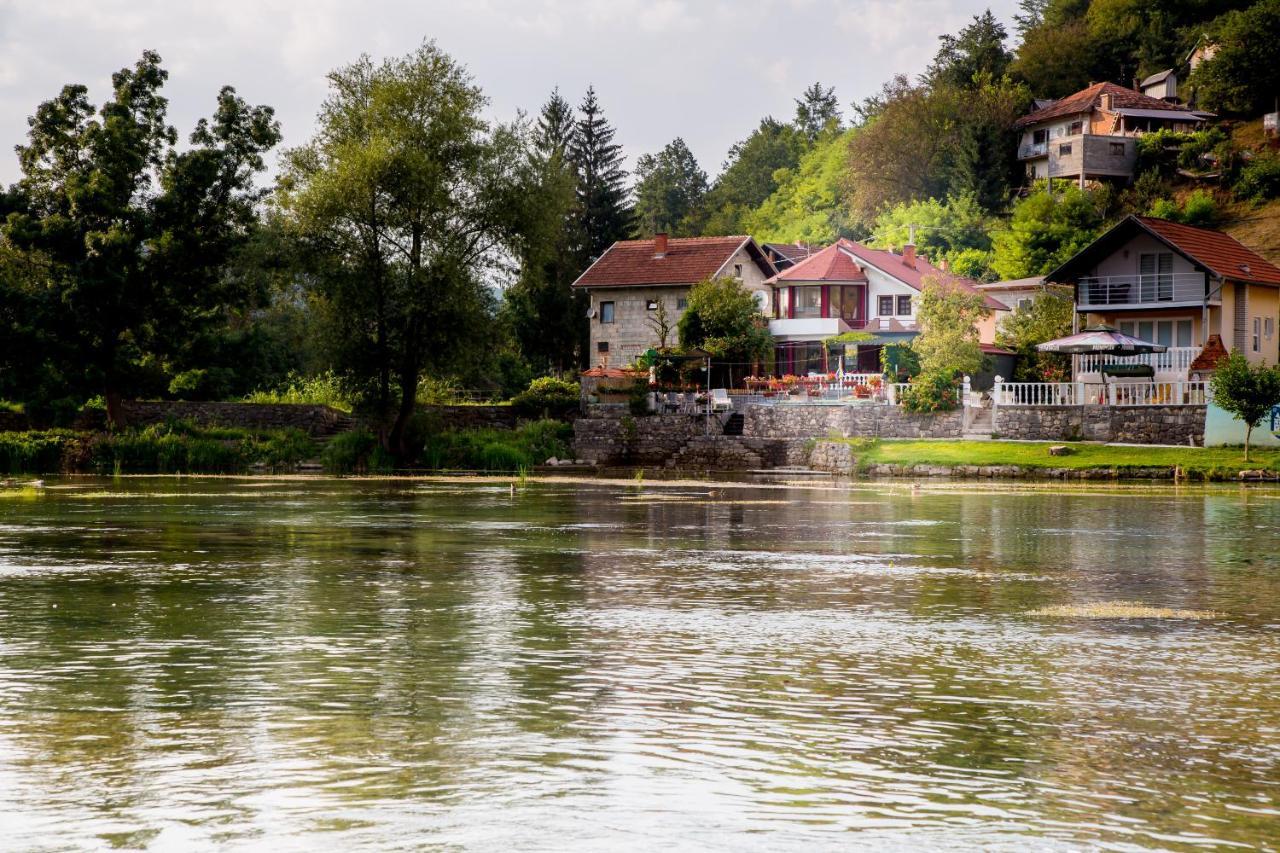 Villa Dino Kulen Vakuf Esterno foto