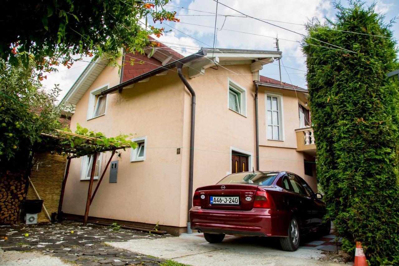 Villa Dino Kulen Vakuf Esterno foto