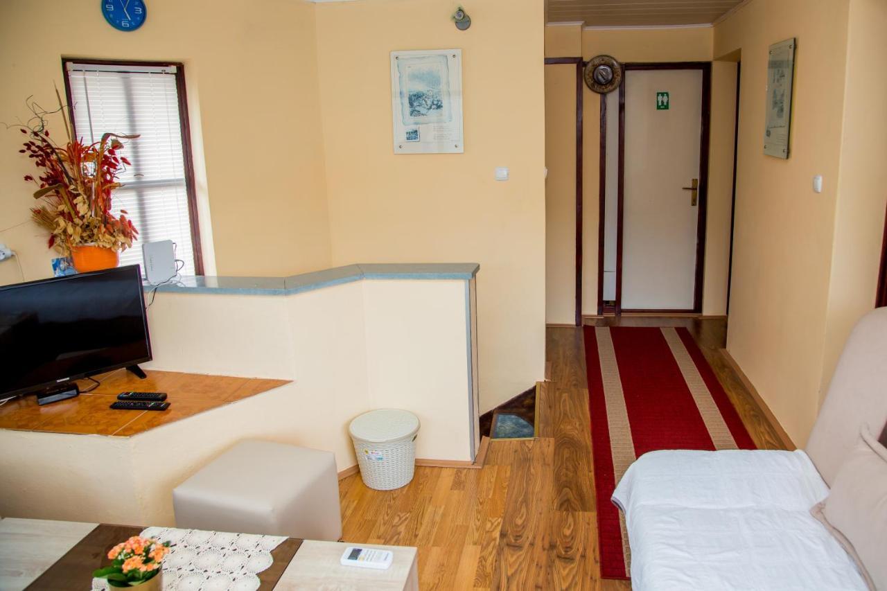 Villa Dino Kulen Vakuf Esterno foto