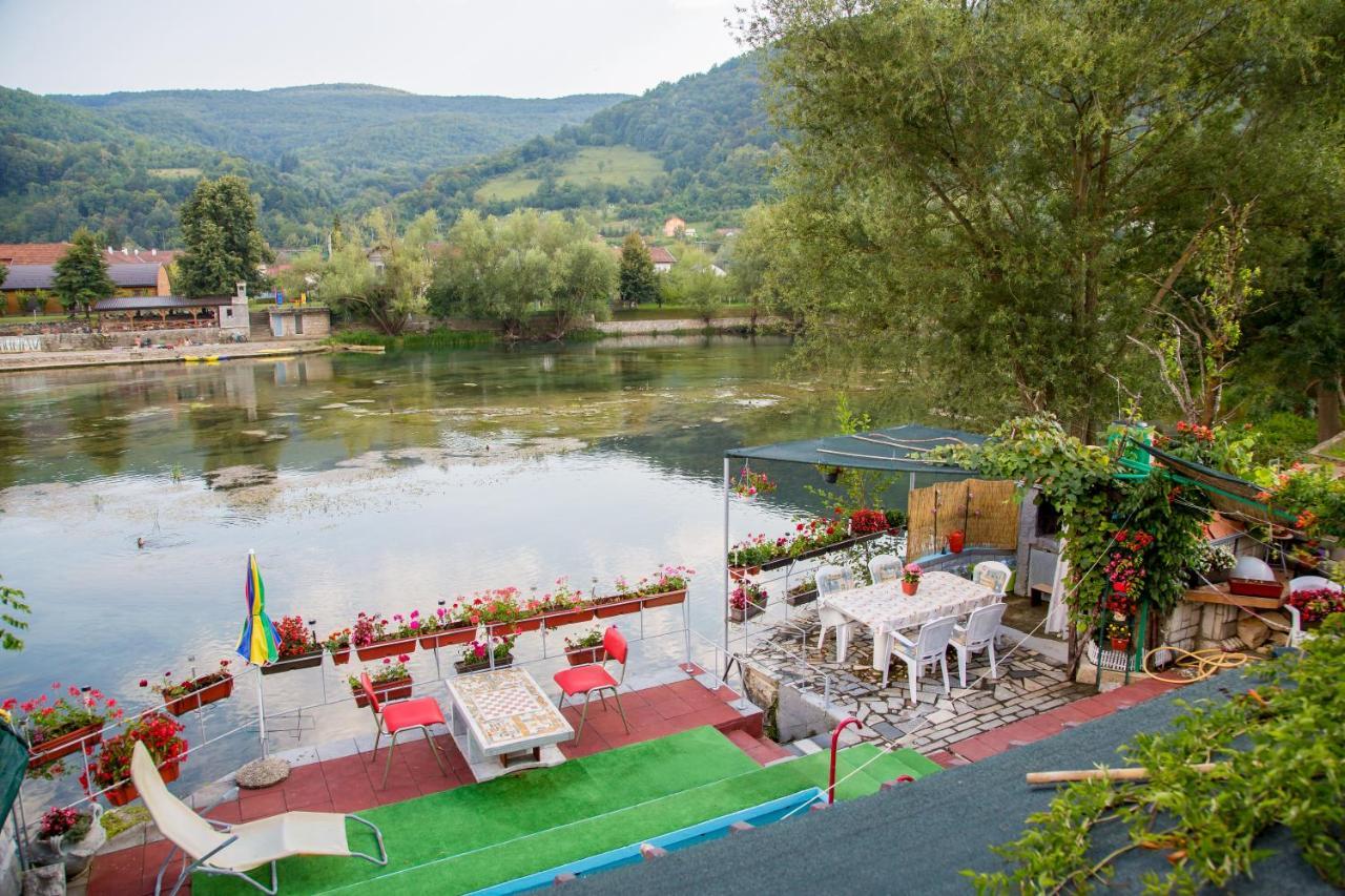 Villa Dino Kulen Vakuf Esterno foto